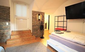 Fully Equipped Apartment Near Main Station